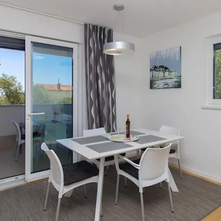 Royal 2 Apartman *