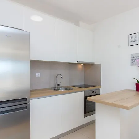 Royal 2 Apartman Primosten