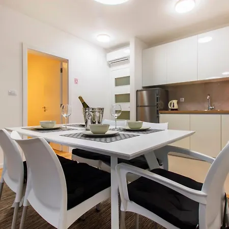Royal 2 Apartman Primosten